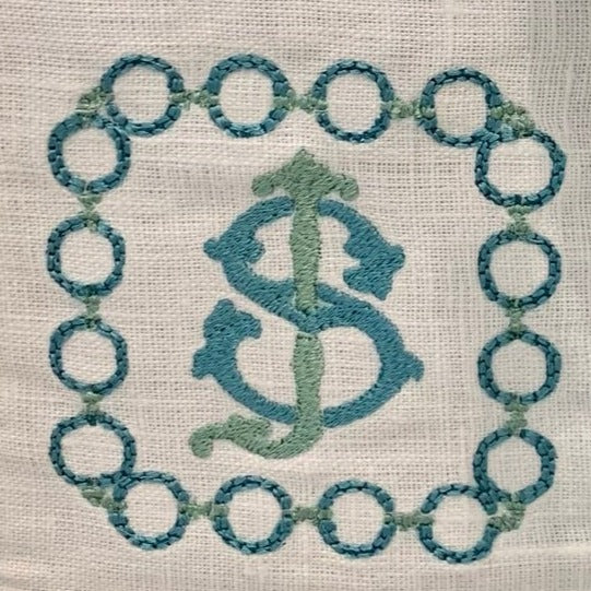 Specialty monogram – Design in Stitches